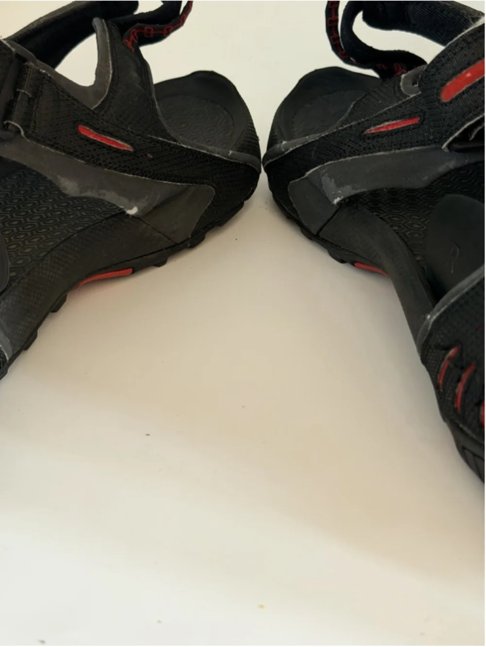 Nike ACG Air Vtg Strap Men’s Sandals Outdoor Black Red Fog Size 15